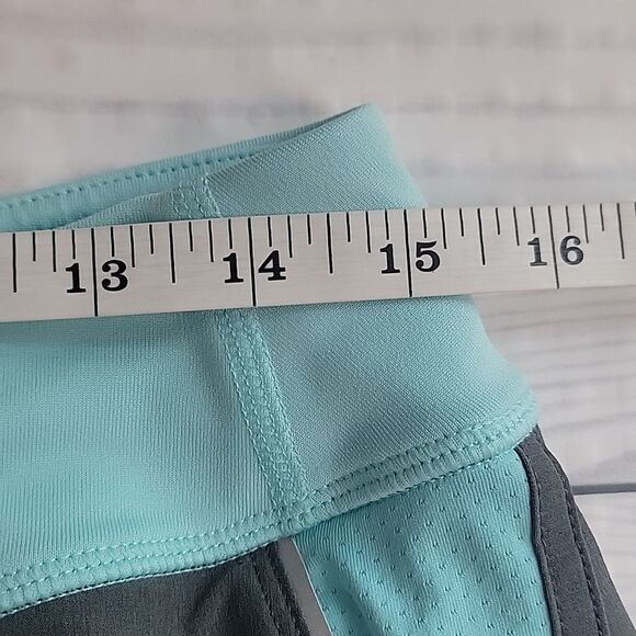 Lucy Flex Women's athletic shorts with lined bikini bottoms Size M - Picture 9 of 11